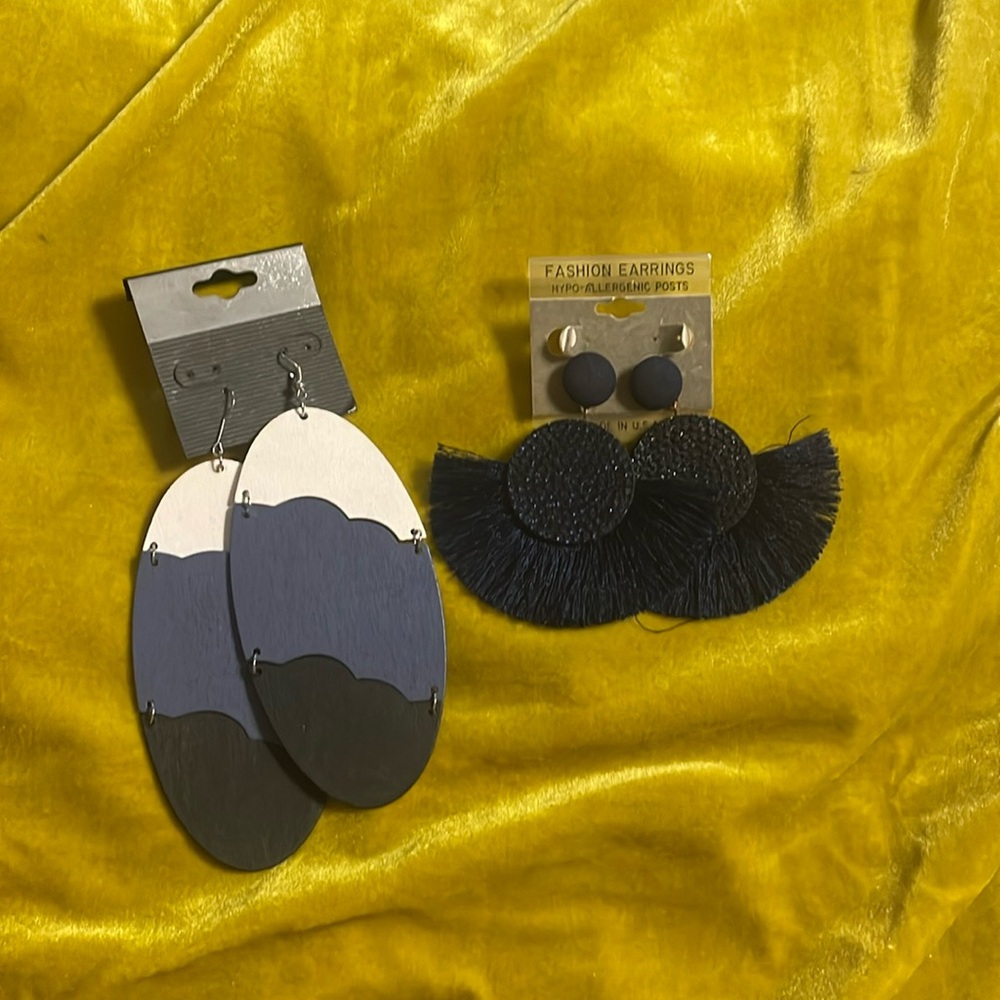2 pair for the price of 1! Slight imperfections.